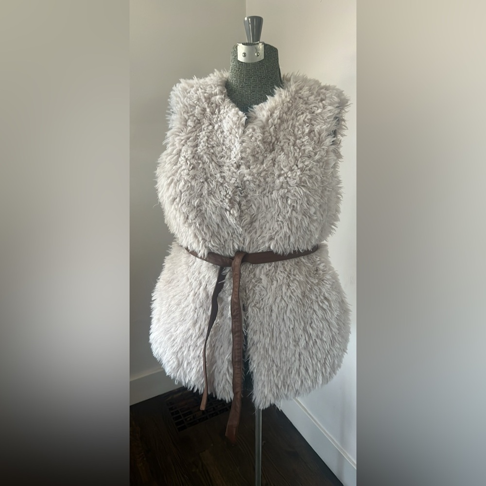 Atmosphere Cream Teddy vest with Brown Belt